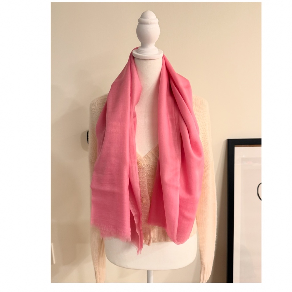 NWT Ovcio Featherlight Taffy Pink Cashmere Scarf | OS | Valentines Day Perfect - Picture 10 of 13